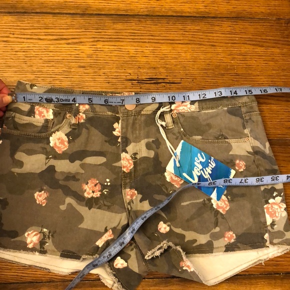 YMI Love jeans SHORTS juniors size 9 Camo floral mid rise NWT - Picture 7 of 10